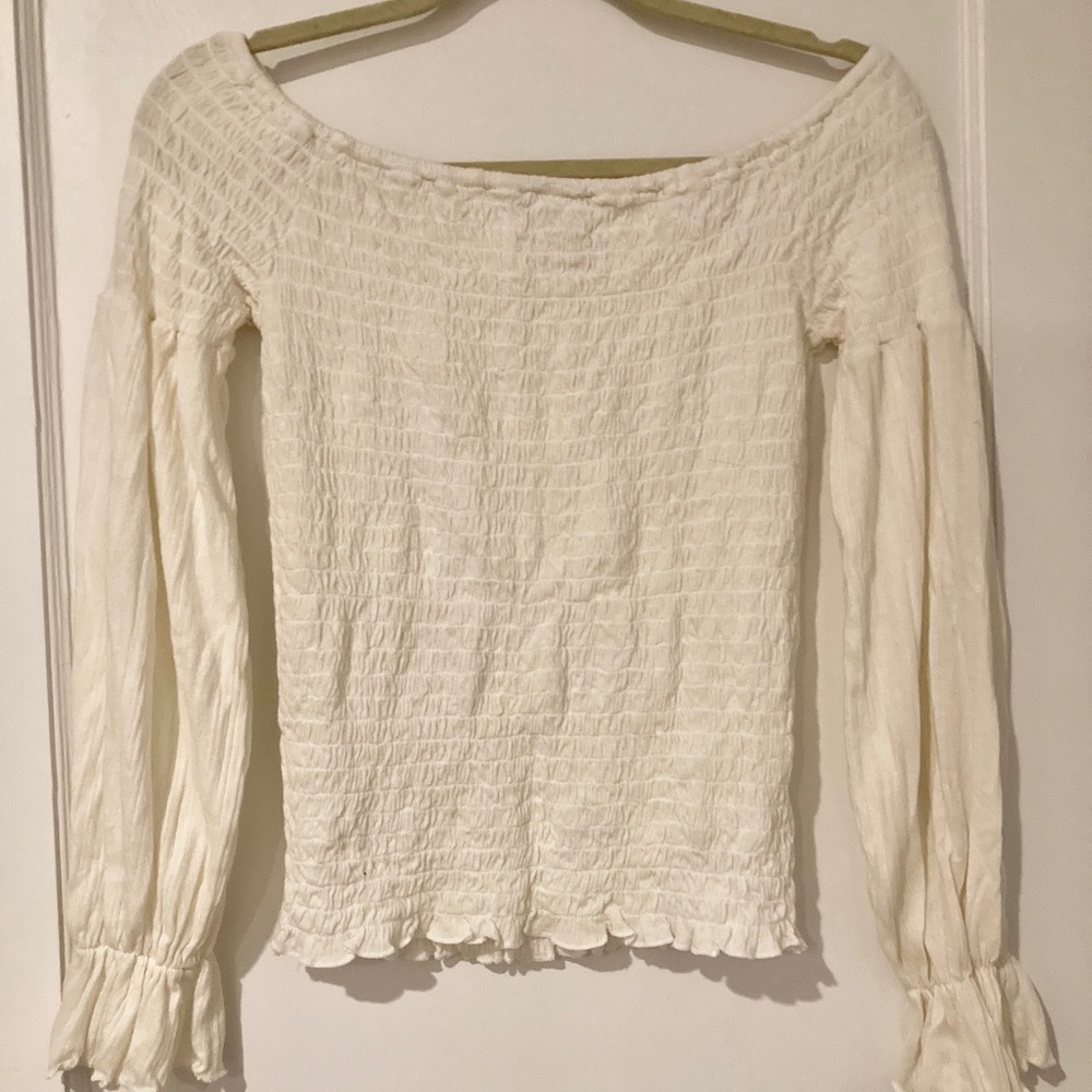 Express Off the Shoulder Smocked stop